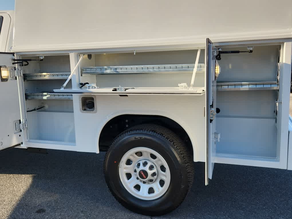 2025 GMC Sierra 3500HD Pro - Summit White exterior view 17