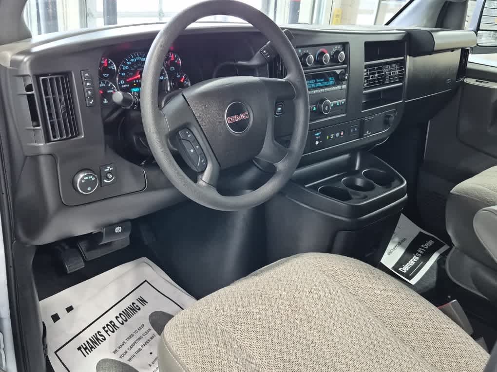 2025 GMC Savana Passenger LT - Summit White exterior view 7