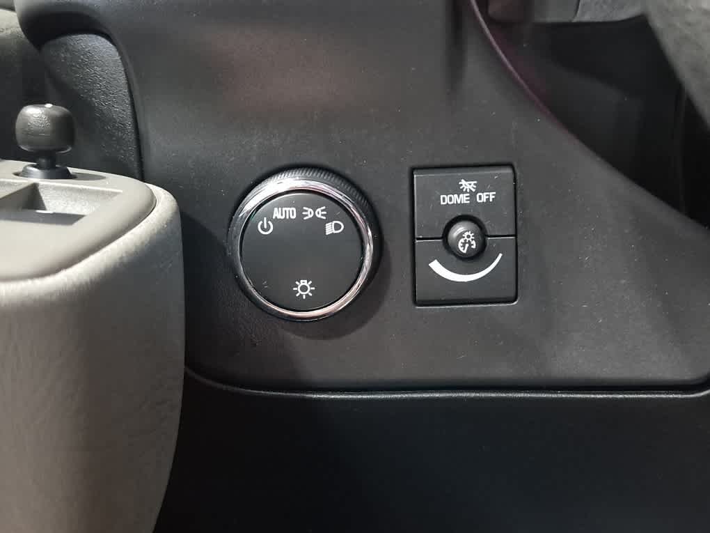2025 GMC Savana Passenger LT - Summit White exterior view 12