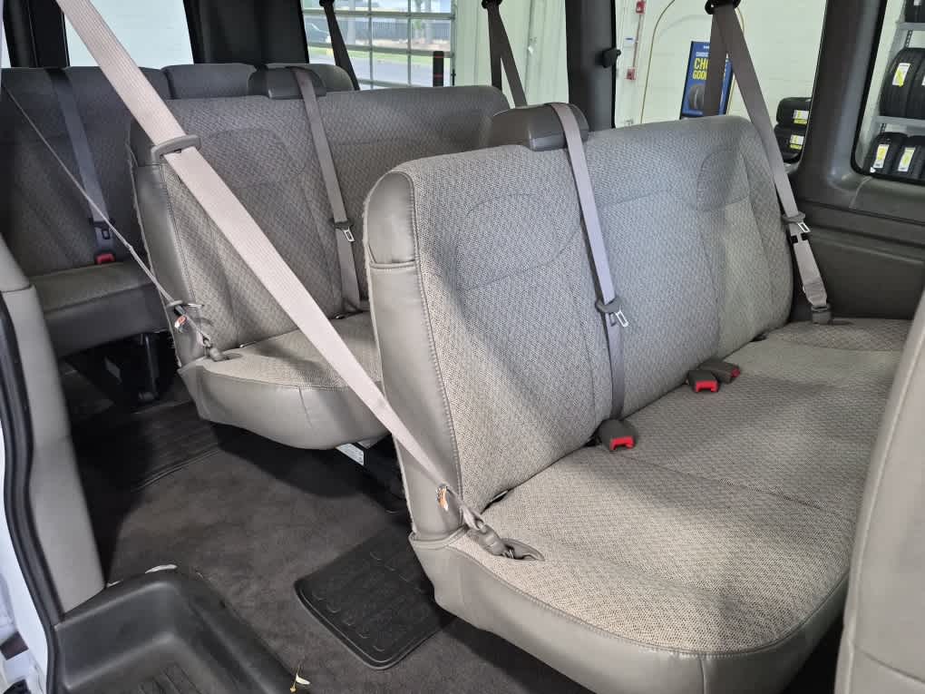 2025 GMC Savana Passenger LT - Summit White exterior view 13