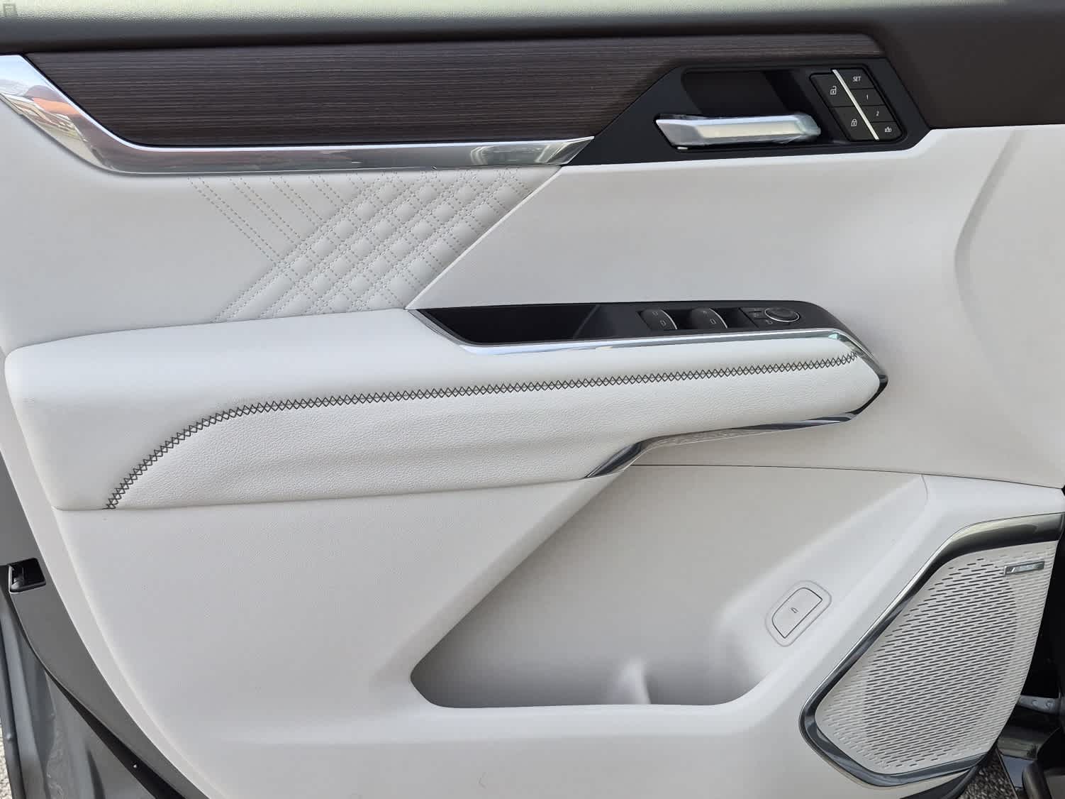 2026 GMC Acadia FWD Denali - Sterling Metallic exterior view 11