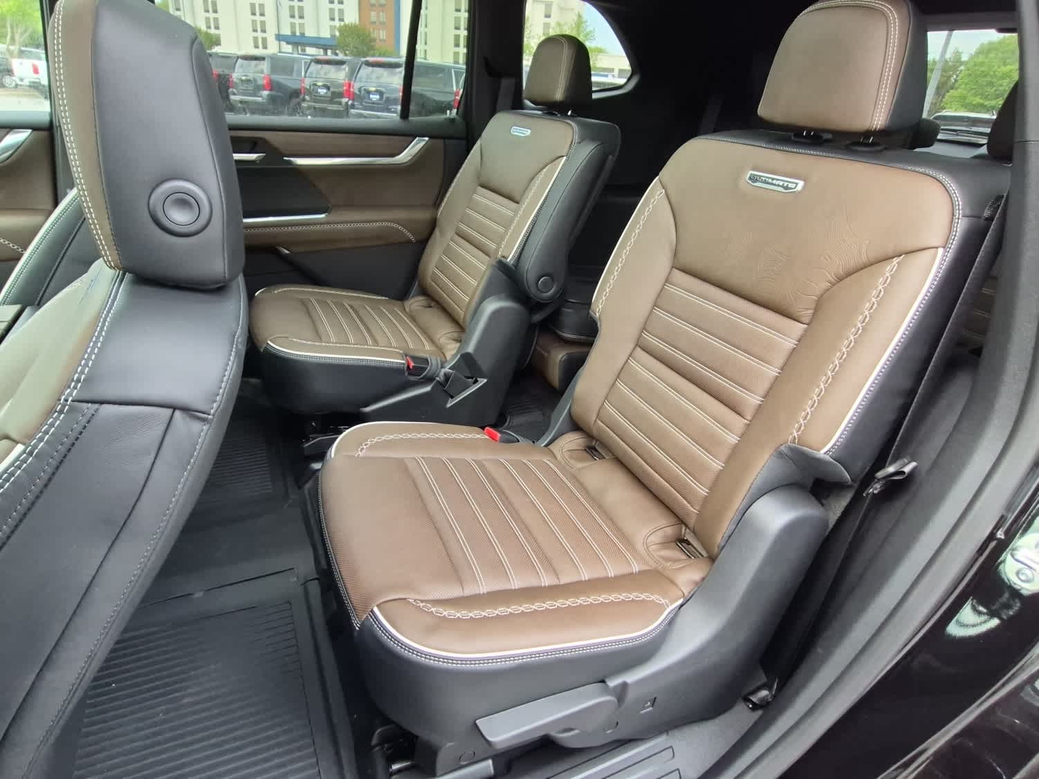 2026 GMC Acadia AWD Denali Ultimate - Ebony Twilight Metallic exterior view 8