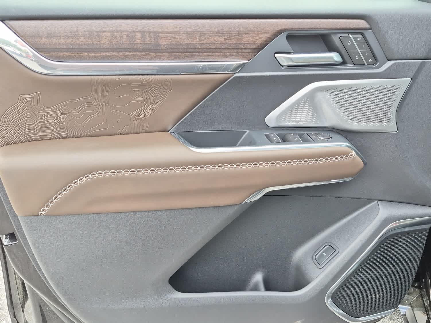 2026 GMC Acadia AWD Denali Ultimate - Ebony Twilight Metallic exterior view 11