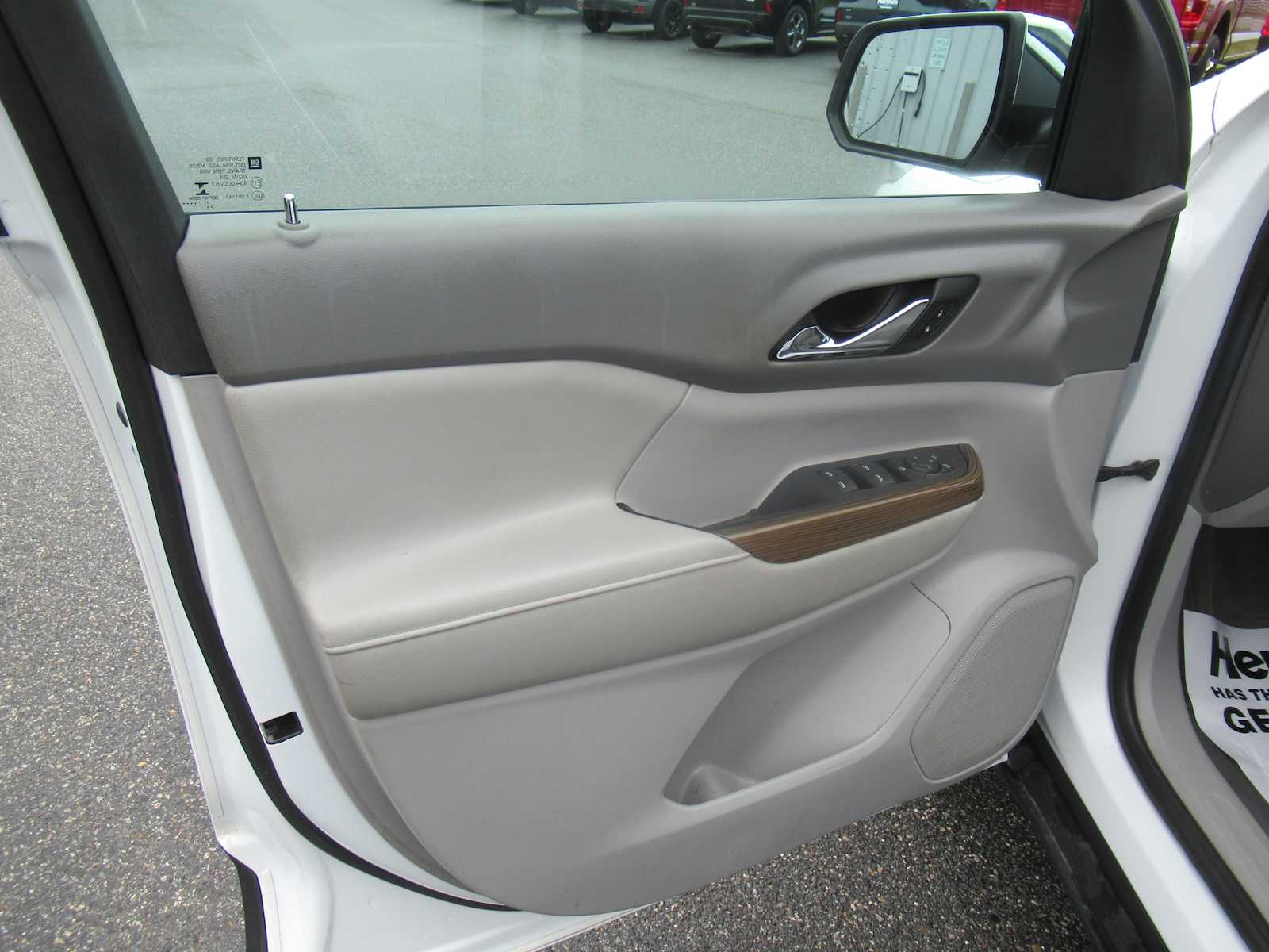 2018 GMC Acadia SLE - Summit White exterior view 14