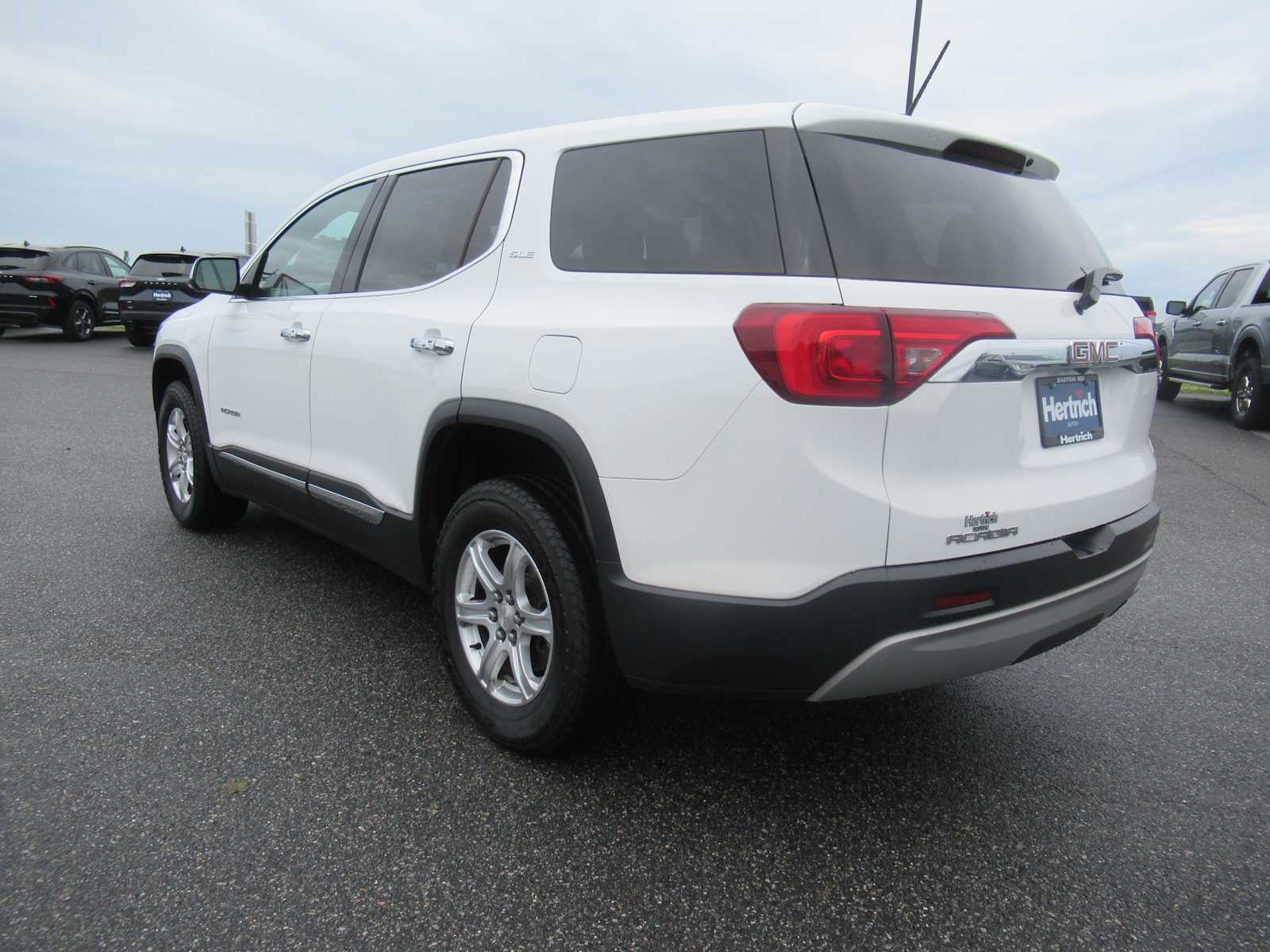 2018 GMC Acadia SLE - Summit White exterior view 7