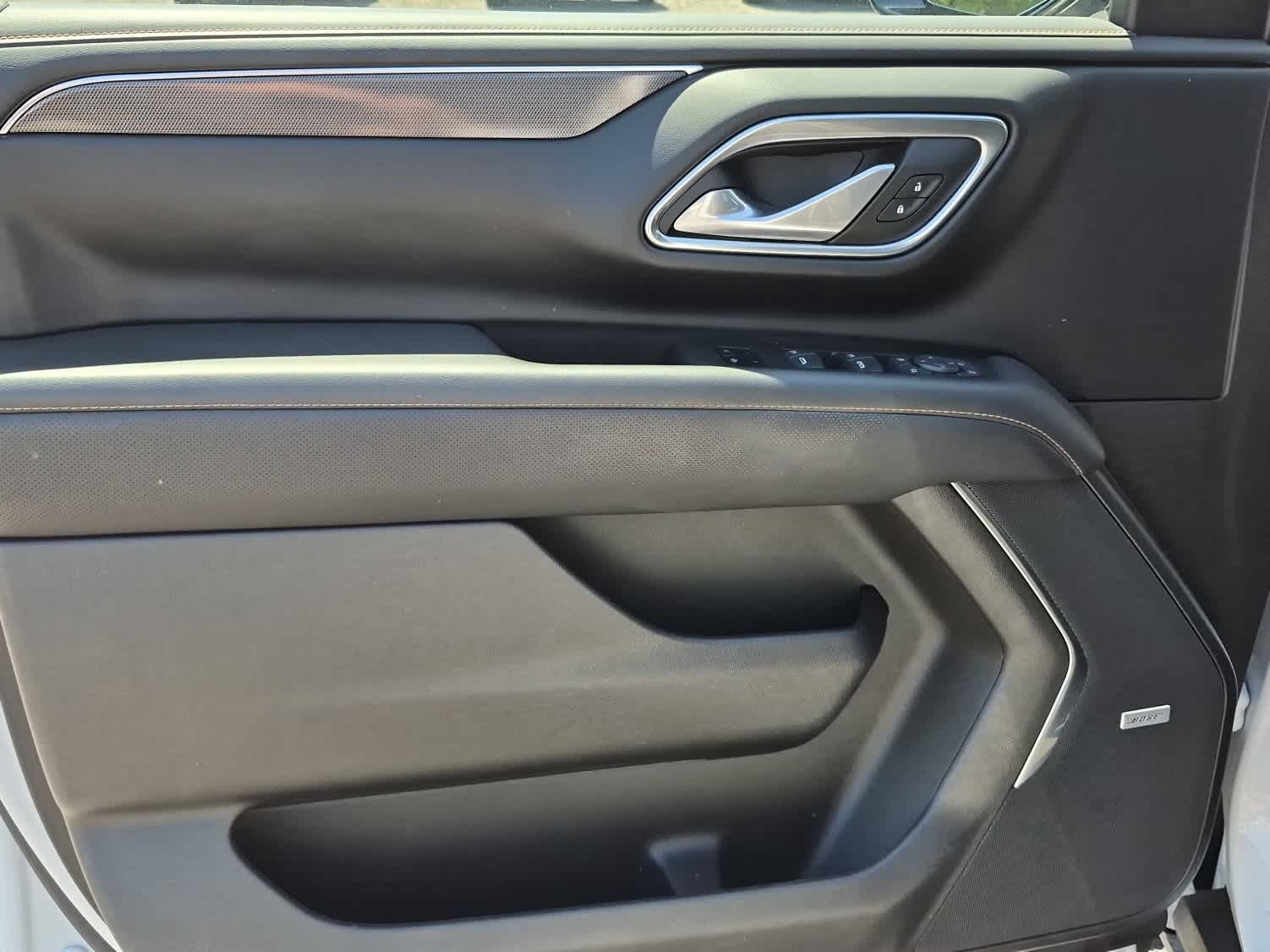 2024 GMC Yukon AT4 - Summit White exterior view 13