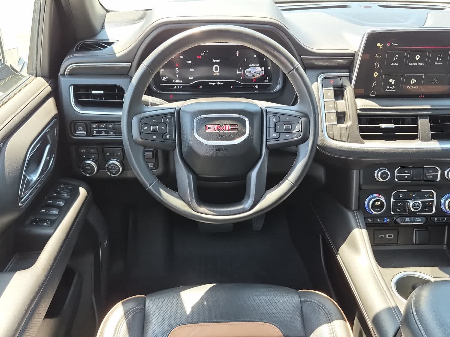 2024 GMC Yukon AT4 - Summit White exterior view 12