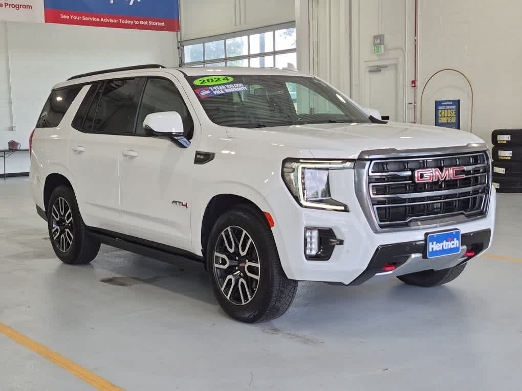 2024 GMC Yukon AT4 - Summit White exterior view 3