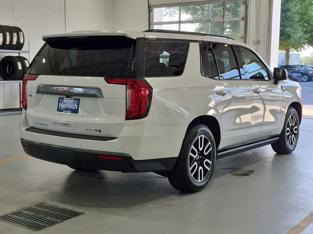 2024 GMC Yukon AT4 - Summit White exterior view 4