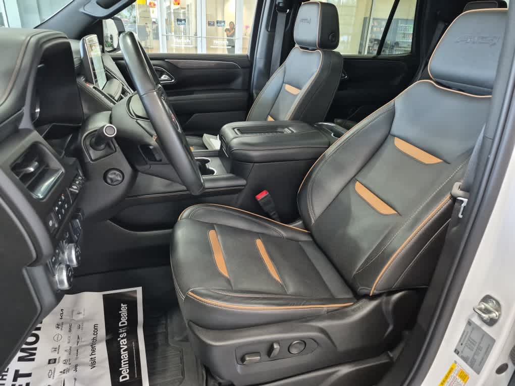 2024 GMC Yukon AT4 - Summit White exterior view 13
