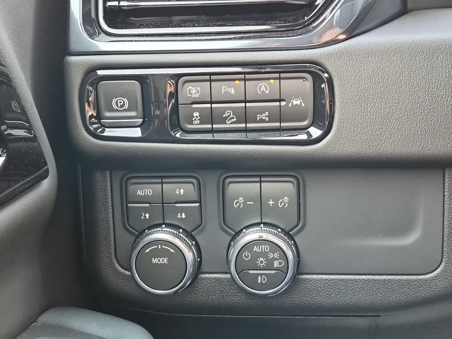 2026 GMC Yukon AT4 - Sterling Metallic exterior view 19