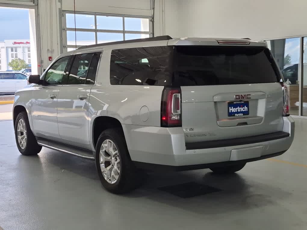 2015 GMC Yukon XL SLE - Quicksilver Metallic exterior view 5