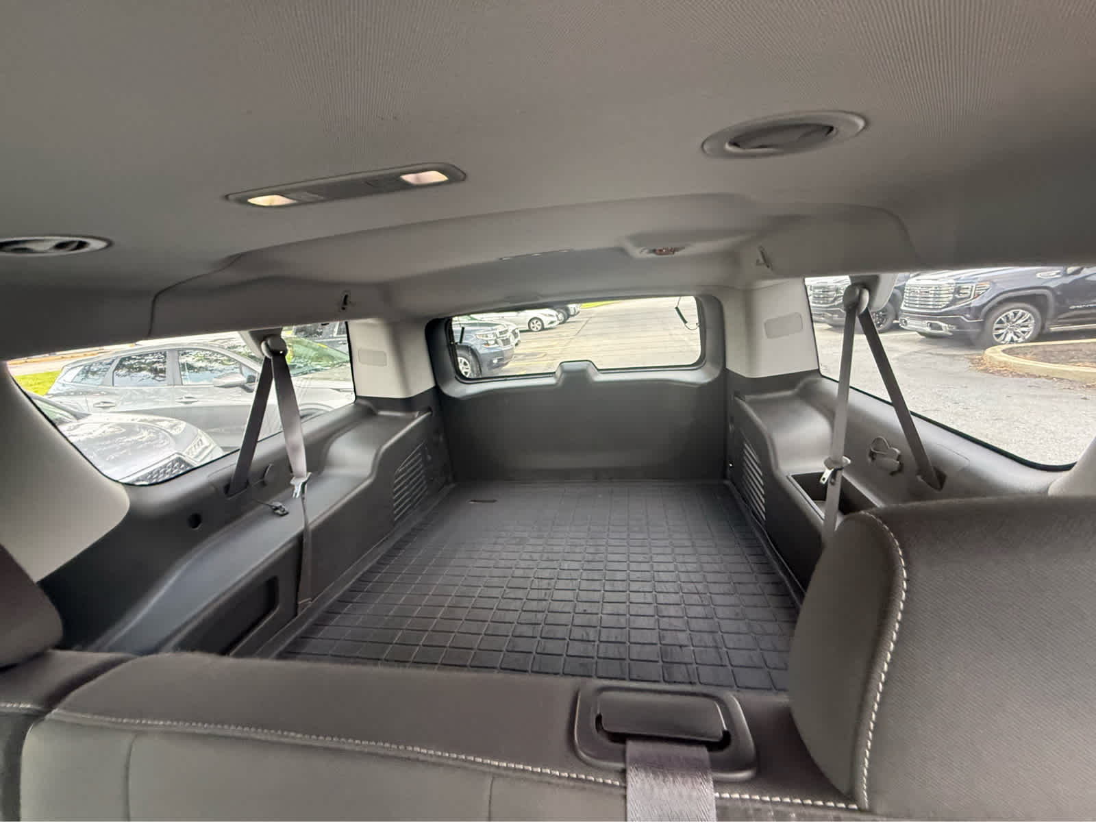 2015 GMC Yukon XL SLE - Quicksilver Metallic exterior view 13