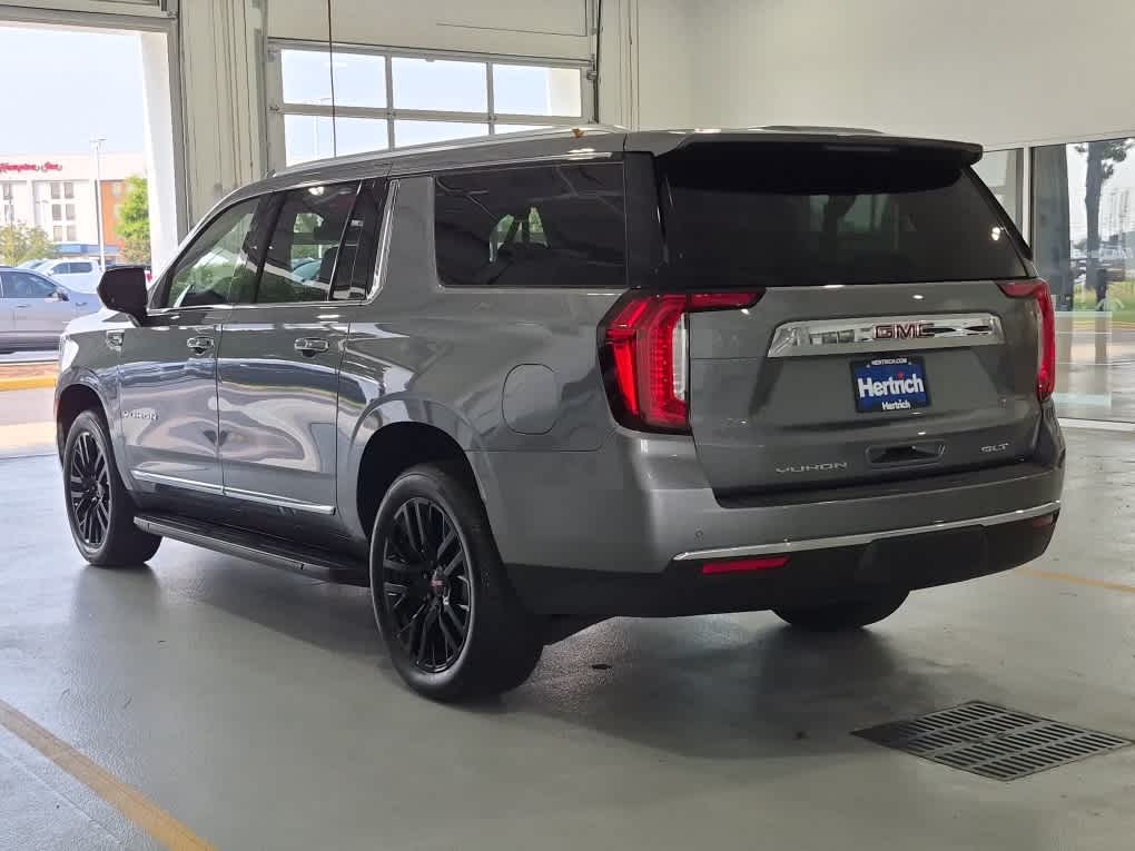 2021 GMC Yukon XL SLT - Satin Steel Metallic exterior view 4