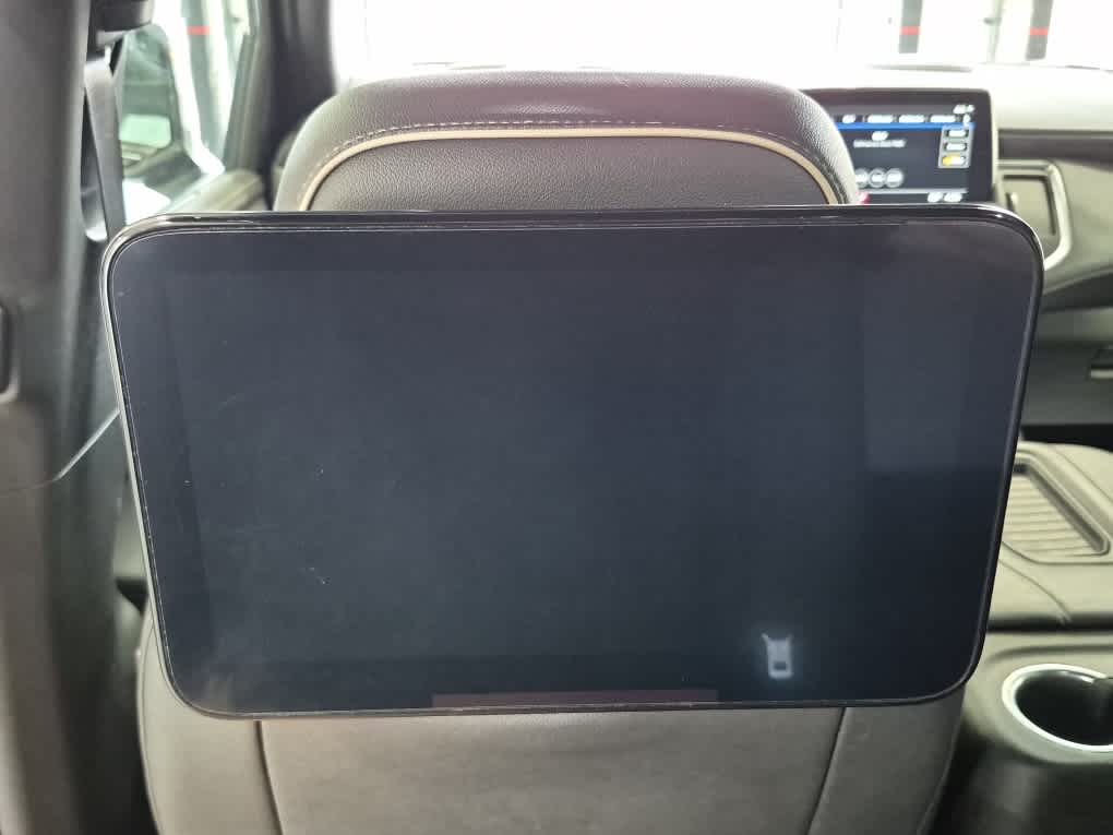 2021 GMC Yukon XL SLT - Satin Steel Metallic exterior view 9