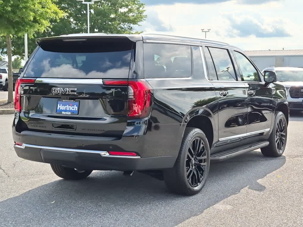 2026 GMC Yukon XL Elevation - Onyx Black exterior view 3
