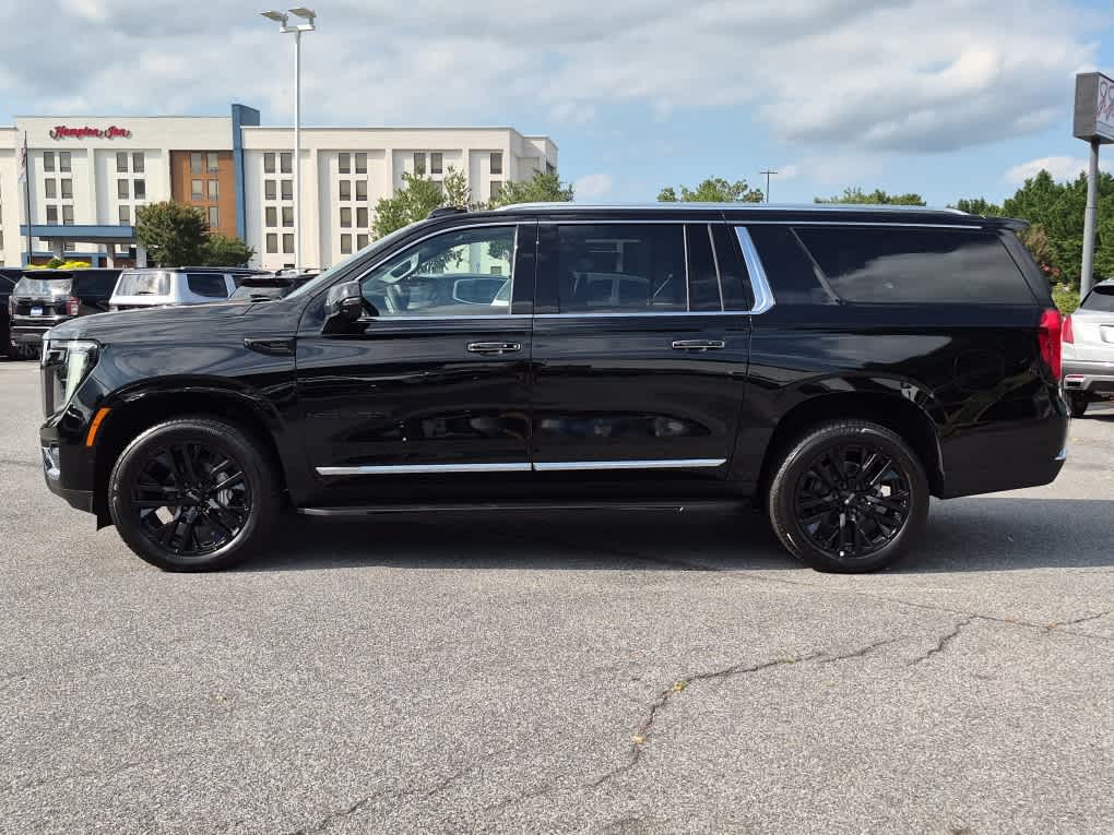 2026 GMC Yukon XL Elevation - Onyx Black exterior view 5
