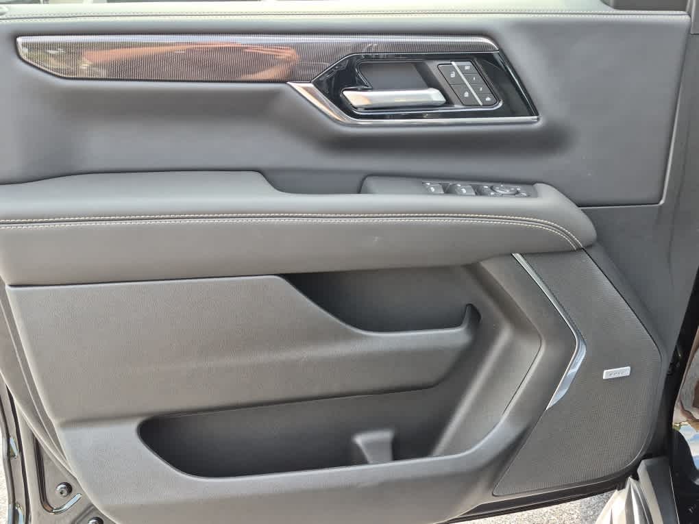 2026 GMC Yukon XL Elevation - Onyx Black exterior view 12