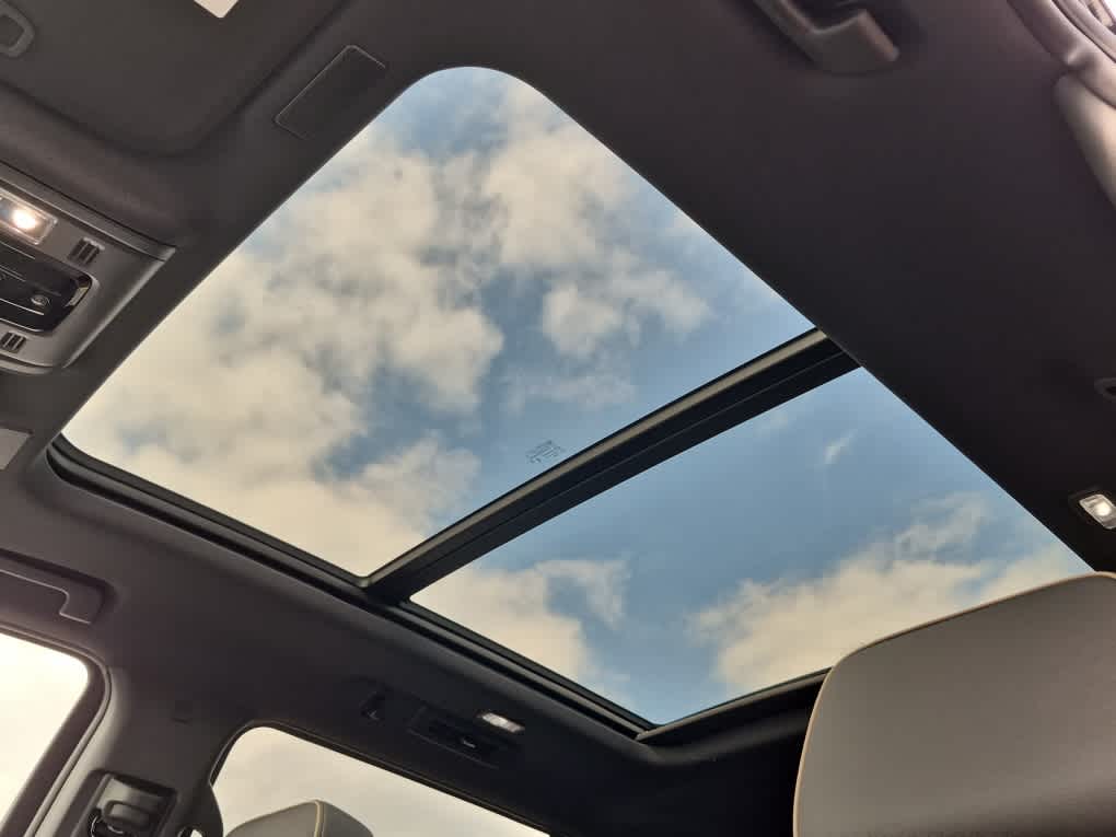 2026 GMC Yukon XL Elevation - Onyx Black exterior view 15