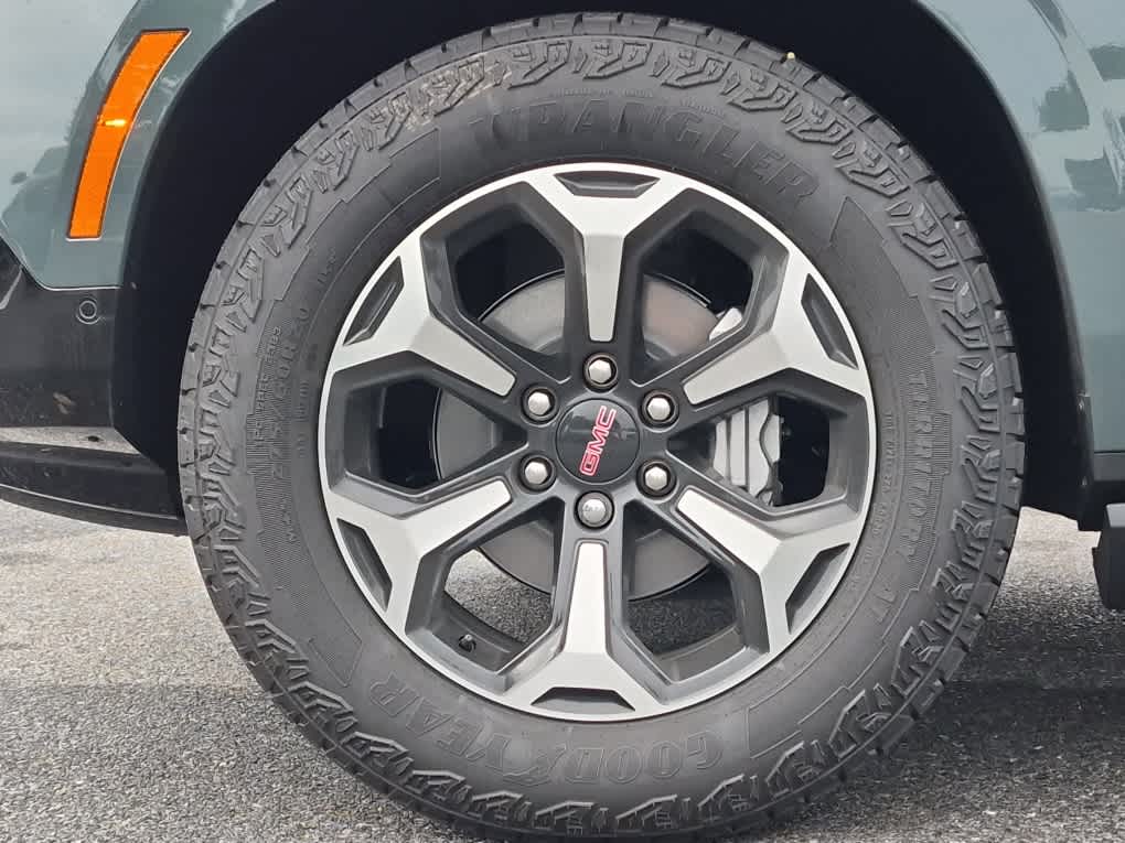 2026 GMC Yukon XL AT4 - Midnight Pine exterior view 6