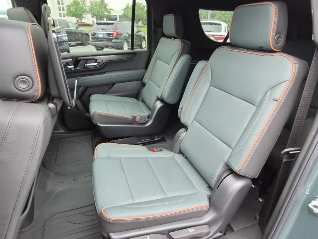 2026 GMC Yukon XL AT4 - Midnight Pine exterior view 8
