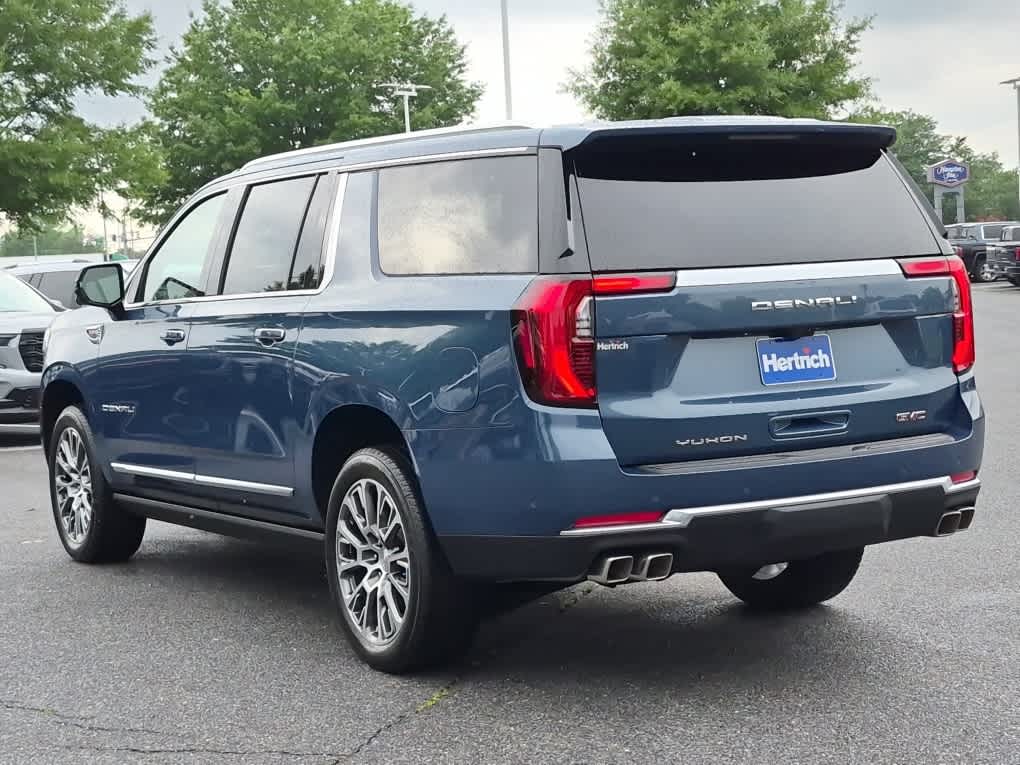 2026 GMC Yukon XL Denali Denali - Downpour Metallic exterior view 4