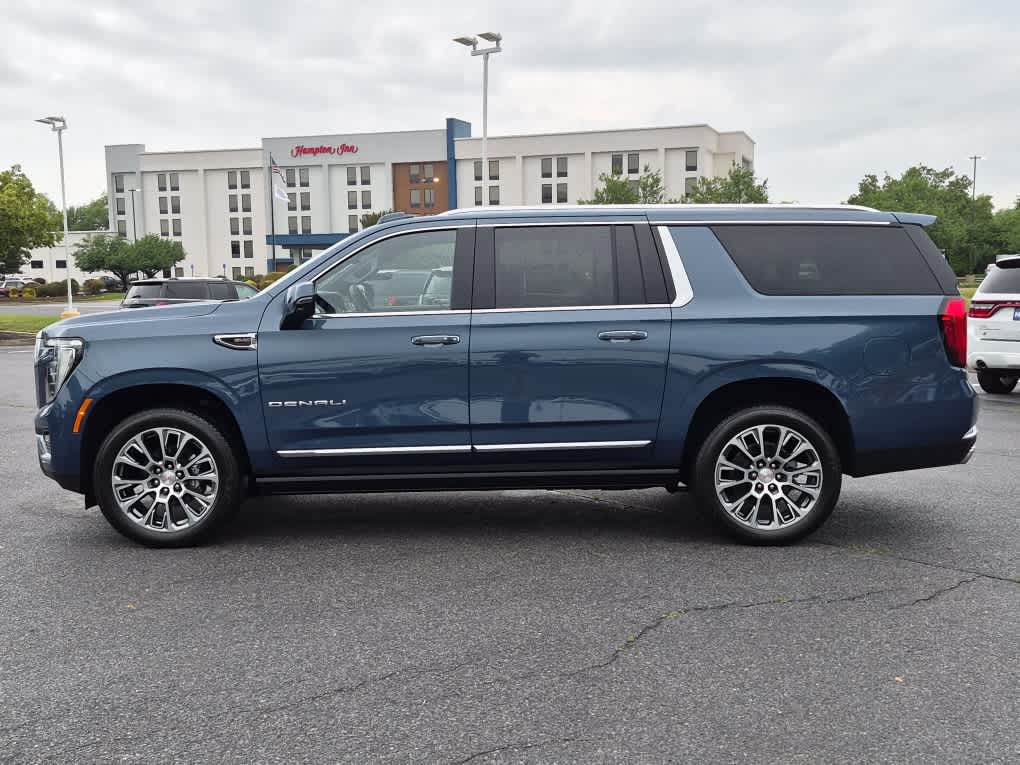 2026 GMC Yukon XL Denali Denali - Downpour Metallic exterior view 5
