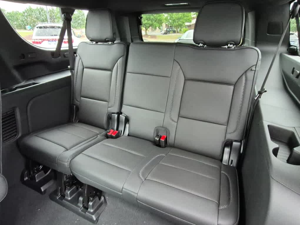 2026 GMC Yukon XL Denali Denali - Downpour Metallic exterior view 7