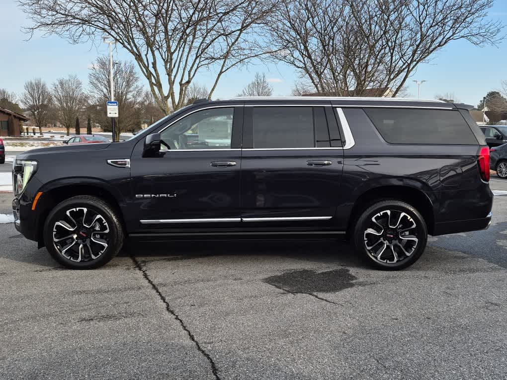 2026 GMC Yukon XL Denali Denali - Titanium Rush Metallic exterior view 5