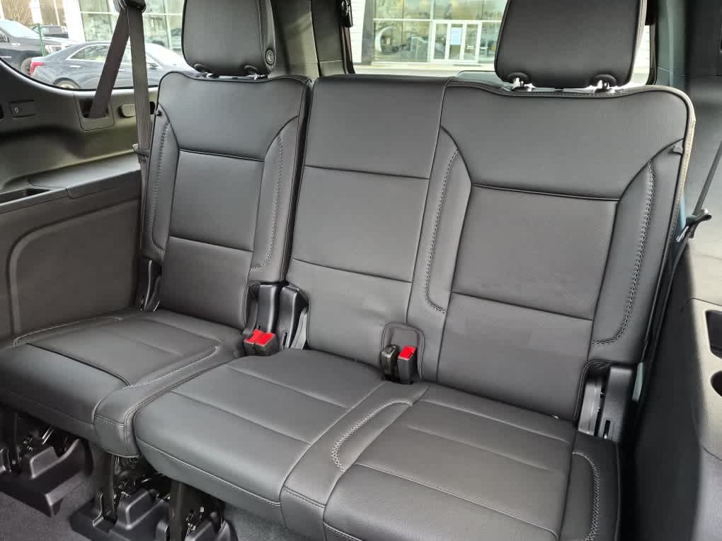 2026 GMC Yukon XL Denali Denali - Titanium Rush Metallic exterior view 7