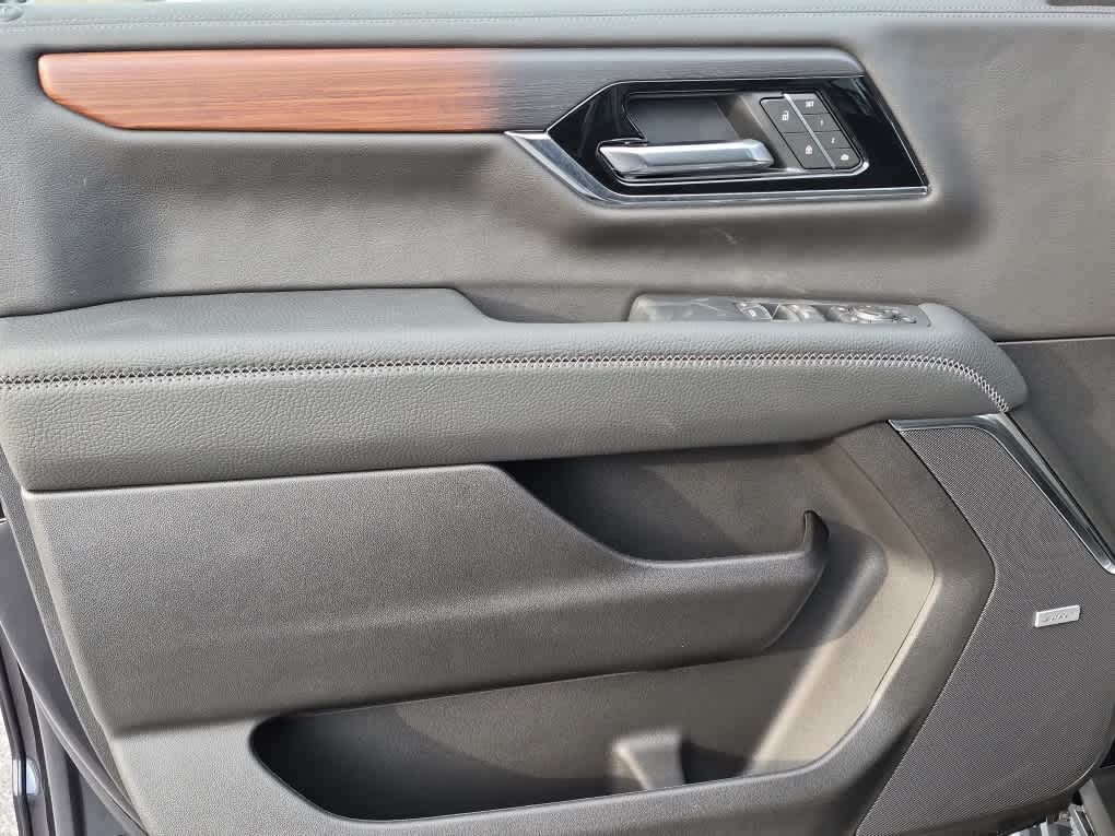 2026 GMC Yukon XL Denali Denali - Titanium Rush Metallic exterior view 12