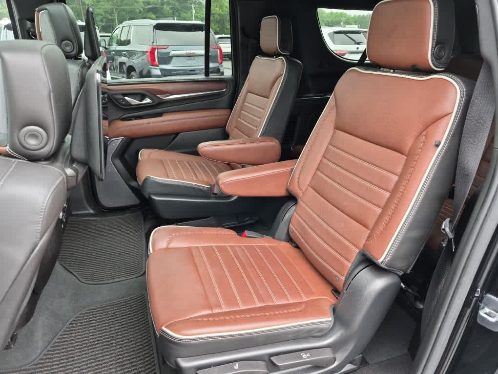 2023 GMC Yukon Denali Ultimate Denali Ultimate - Onyx Black exterior view 10