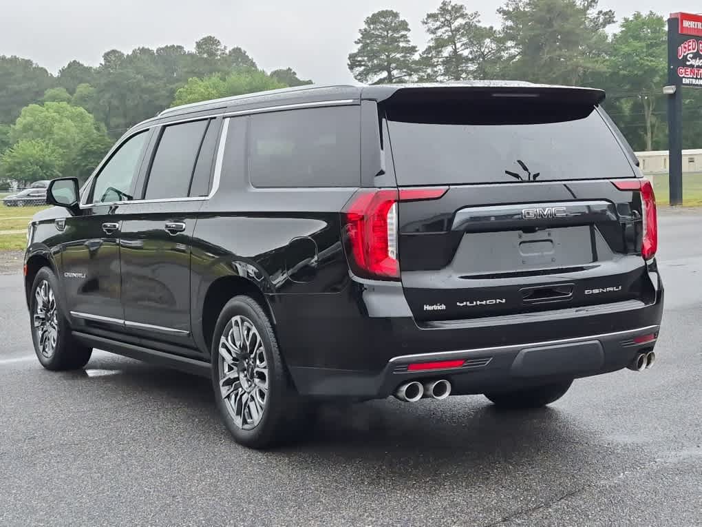 2023 GMC Yukon Denali Ultimate Denali Ultimate - Onyx Black exterior view 6