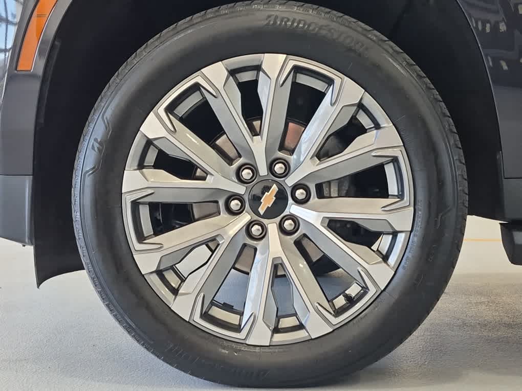 2025 Chevrolet Suburban High Country - Dark Ash Metallic exterior view 6