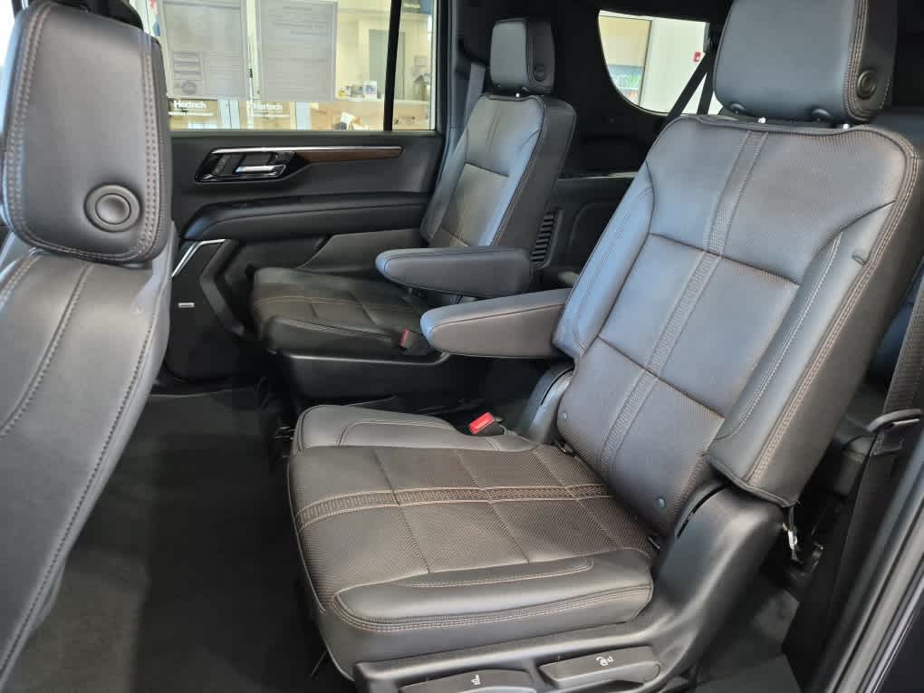 2025 Chevrolet Suburban High Country - Dark Ash Metallic exterior view 8
