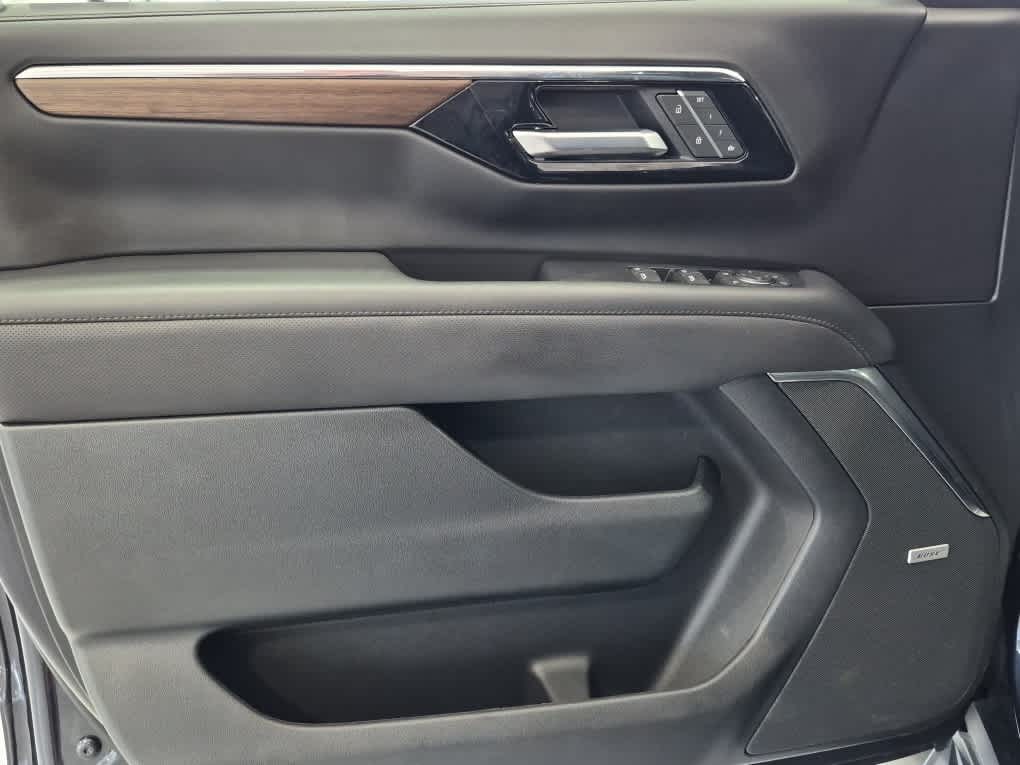 2025 Chevrolet Suburban High Country - Dark Ash Metallic exterior view 11