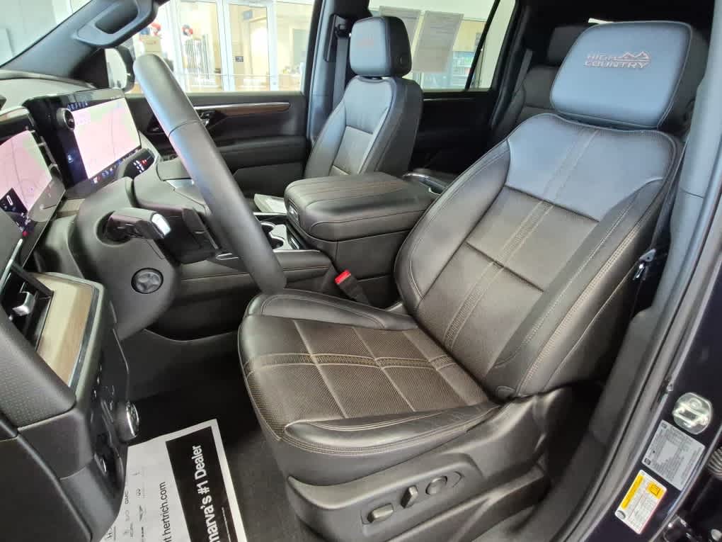 2025 Chevrolet Suburban High Country - Dark Ash Metallic exterior view 12