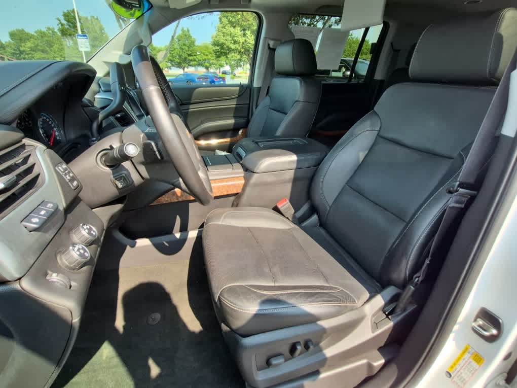 2016 Chevrolet Suburban LTZ - Summit White exterior view 13