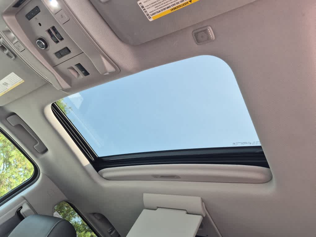 2016 Chevrolet Suburban LTZ - Summit White exterior view 15