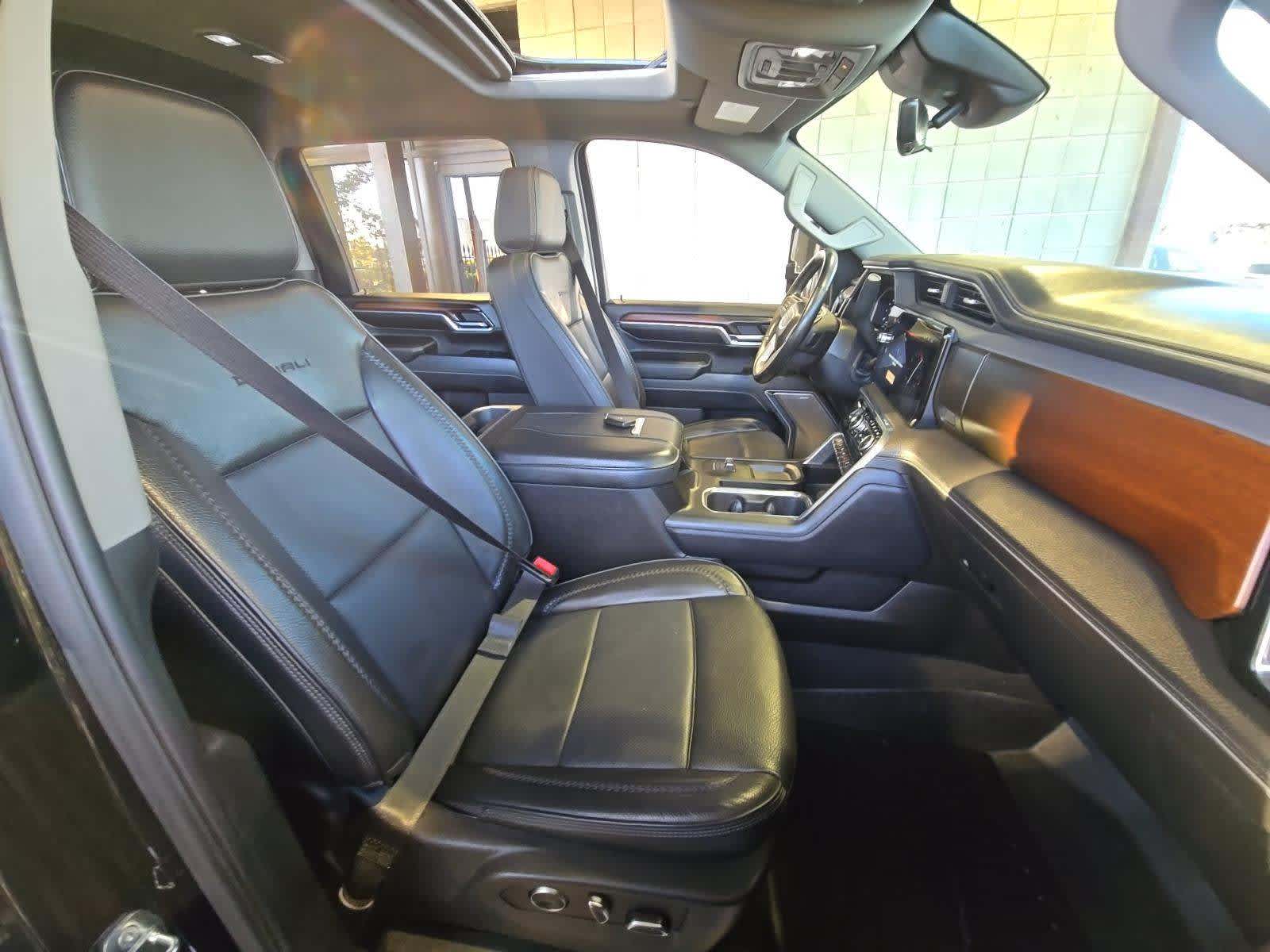 2024 GMC Sierra 2500HD Denali - Onyx Black exterior view 9