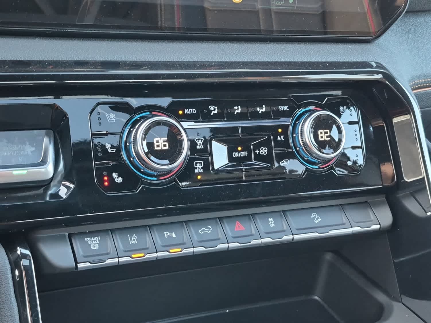 2026 GMC Sierra 2500HD AT4 - Summit White exterior view 16