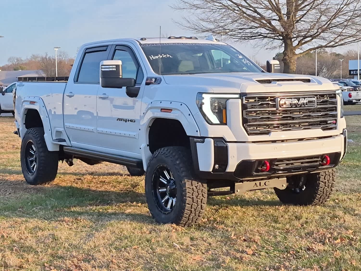 2026 GMC Sierra 2500HD AT4 - Summit White exterior view 2
