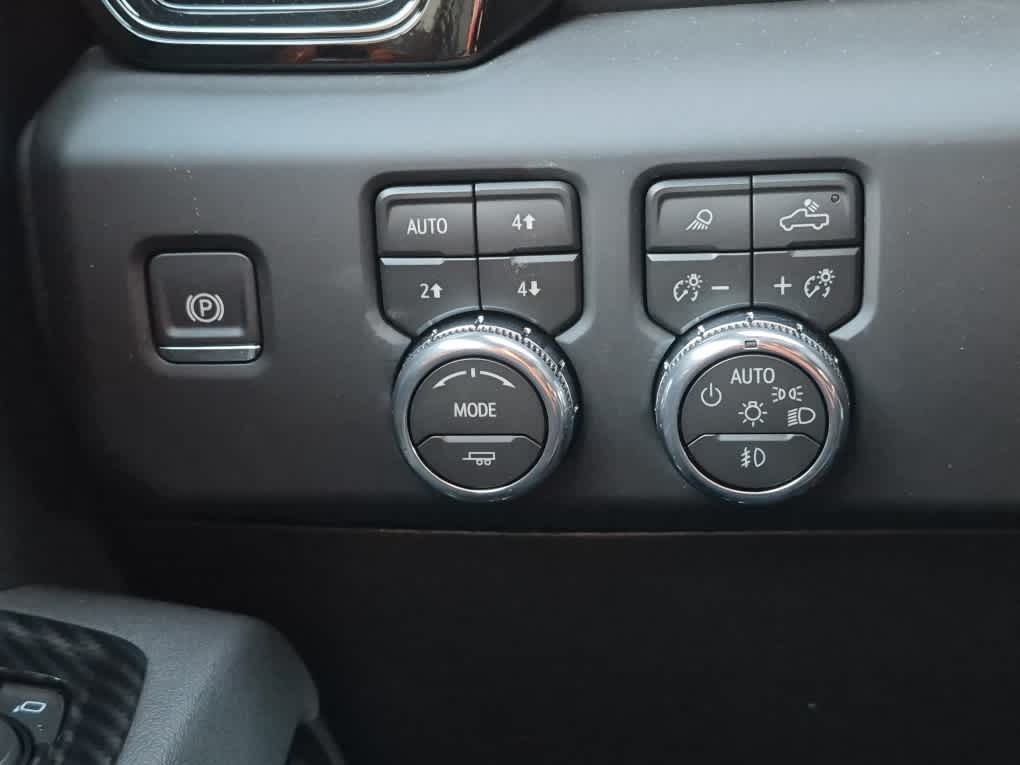 2026 GMC Sierra 2500HD AT4 - Summit White exterior view 18