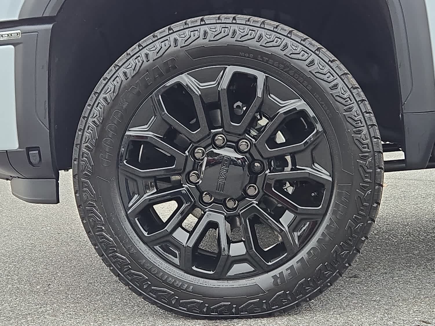 2026 GMC Sierra 2500HD Denali - GLACIER WHITE TRICOAT exterior view 6