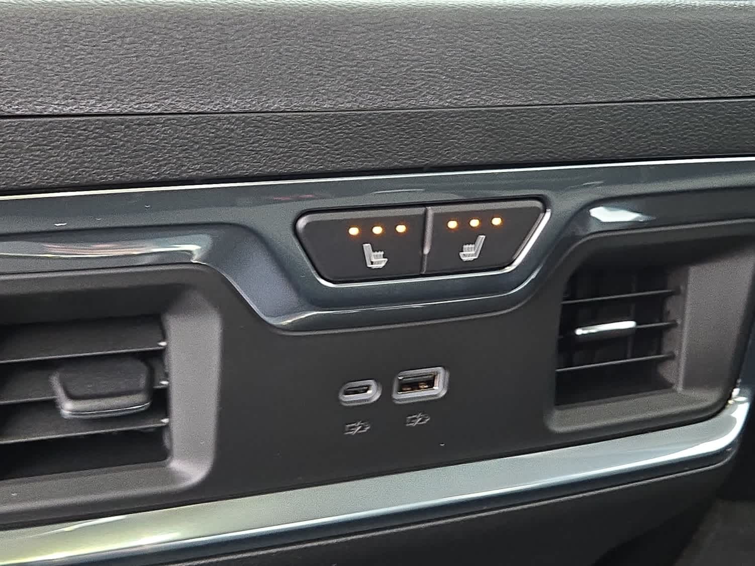 2026 GMC Sierra 2500HD Denali - GLACIER WHITE TRICOAT exterior view 8
