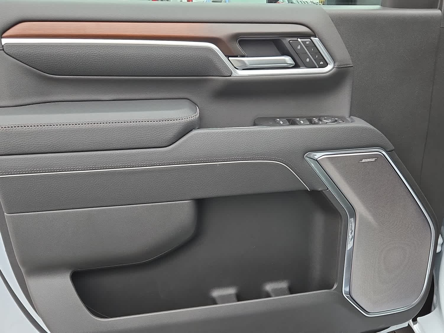 2026 GMC Sierra 2500HD Denali - GLACIER WHITE TRICOAT exterior view 10