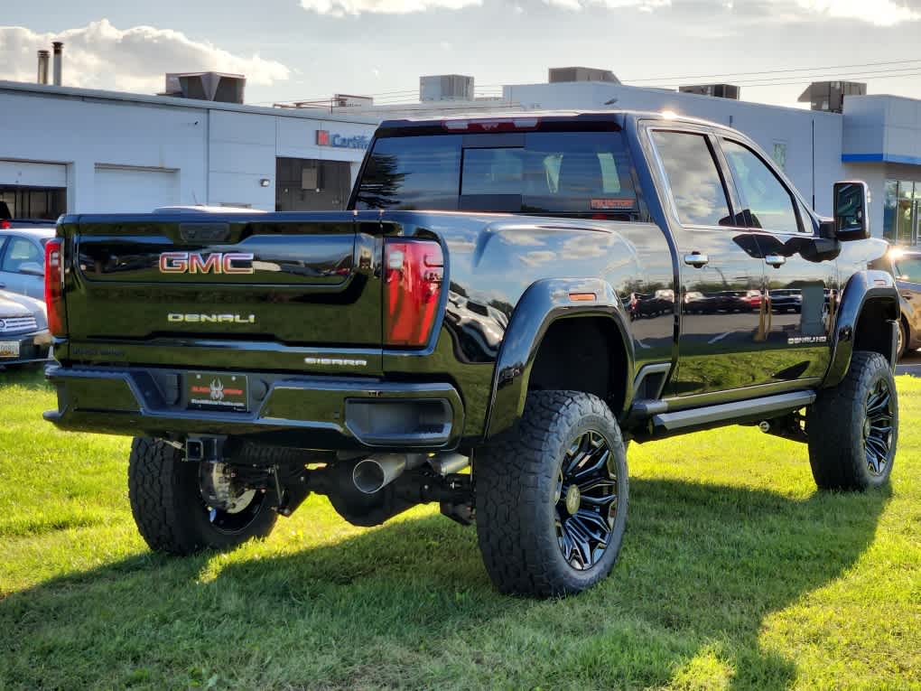 2025 GMC Sierra 2500HD Denali - Onyx Black exterior view 3