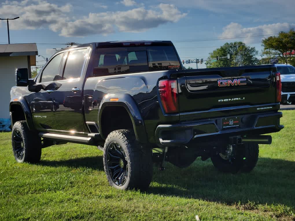 2025 GMC Sierra 2500HD Denali - Onyx Black exterior view 4