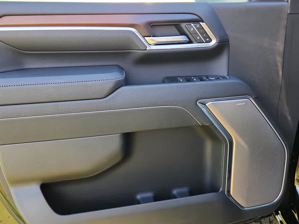 2025 GMC Sierra 2500HD Denali - Onyx Black exterior view 10