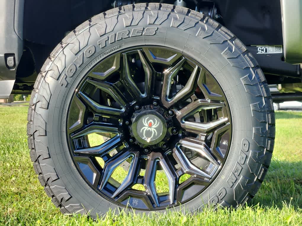 2025 GMC Sierra 2500HD Denali - Sterling Metallic exterior view 6